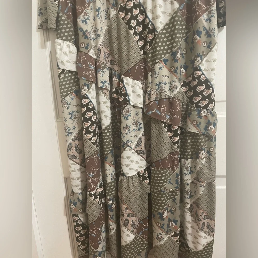 The Kings Daughter Boutique Patchwork Long Sleeve Dress!! - Picture 2 of 5
